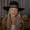 Which singer was homeless?